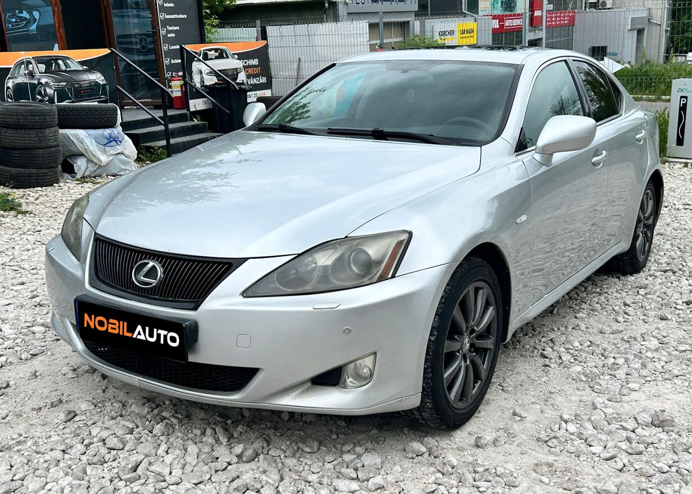 Lexus IS