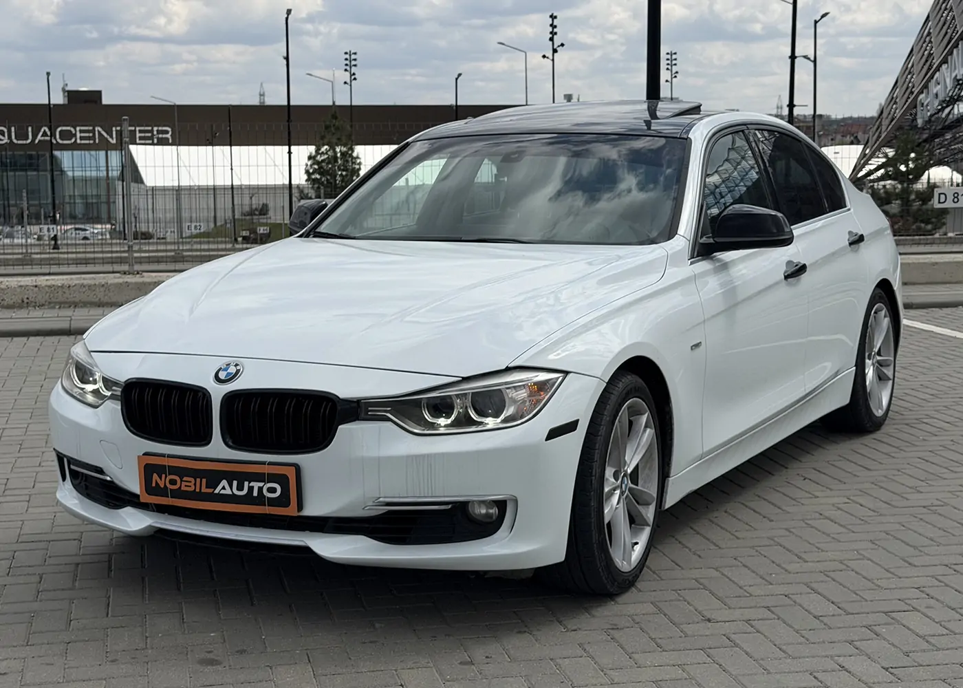 BMW 328i